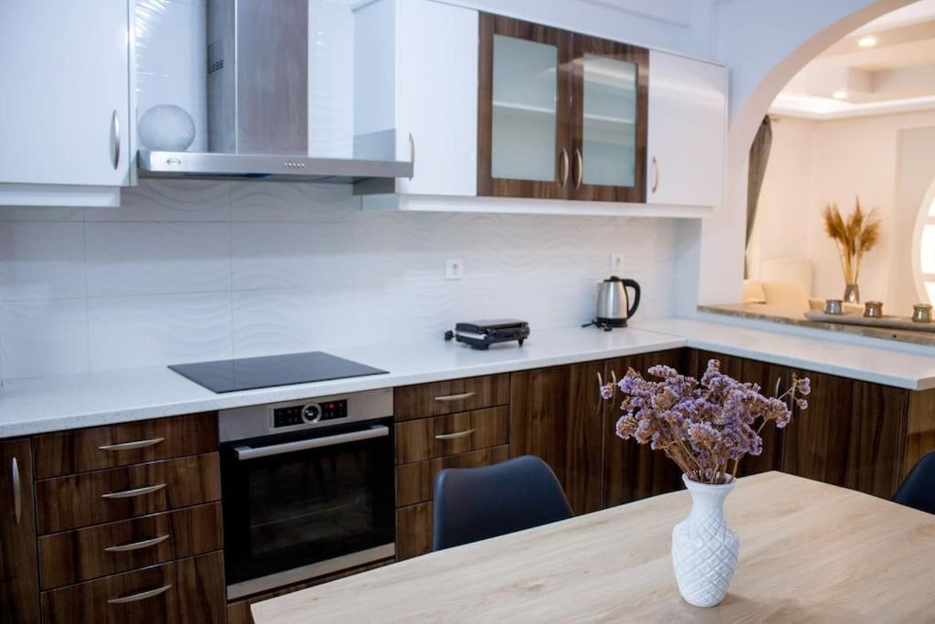 Spacious Apartment In The Heart Of Pythagorion Екстер'єр фото